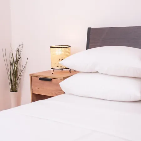 Houseloft Urban Retreat * Salonic
