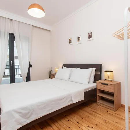 Houseloft Urban Retreat Apartment