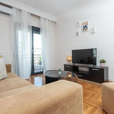 Houseloft Urban Retreat Apartment